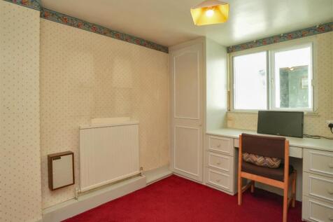Bedroom / Study
