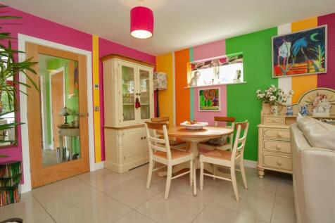 Open Plan Dining Kitchen / Living Area