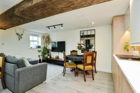 Open Plan Living / Dining / Kitchen