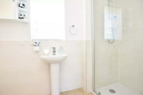 ensuite.JPG
