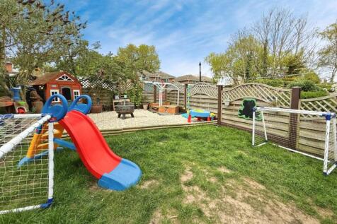 7edc804c-back 20garden 204.jpg