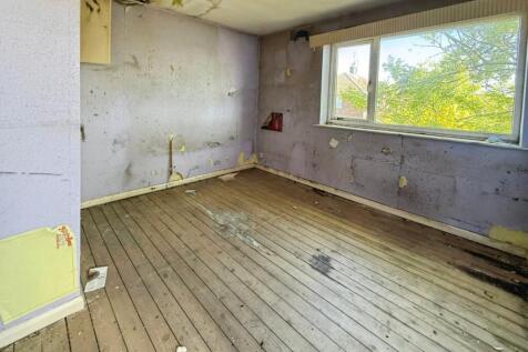 8e43a589-bedroom.jpeg