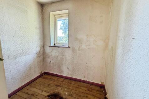 682b43c9-bedroom 203.jpeg