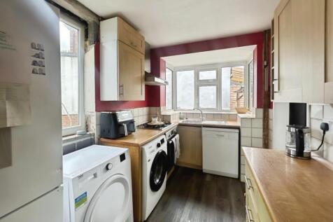 5df336e3-kitchen 201.jpg