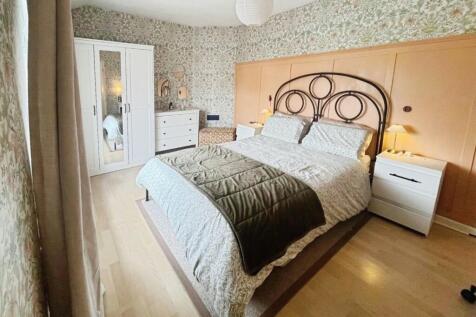 pbox-bedroom-324972.jpg