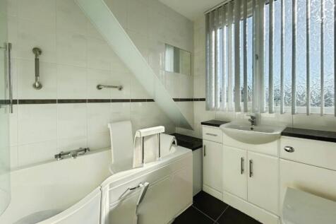 pbox-bathroom-340540.jpeg
