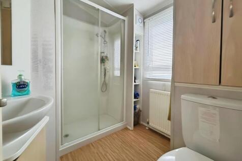 7488d05e-bathroom 202.jpg