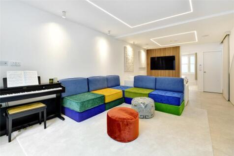 Family / Tv Room