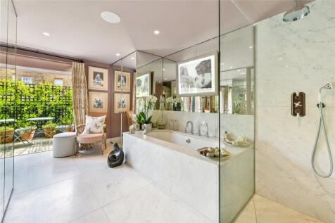 En Suite Bathroom