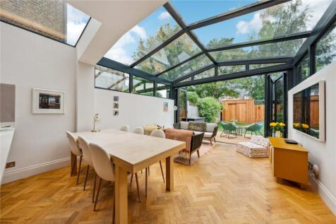 Kitchen/ Reception