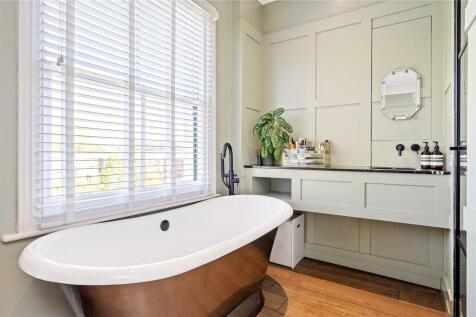En Suite Bathroom