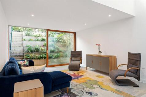 Reception/Bedroom