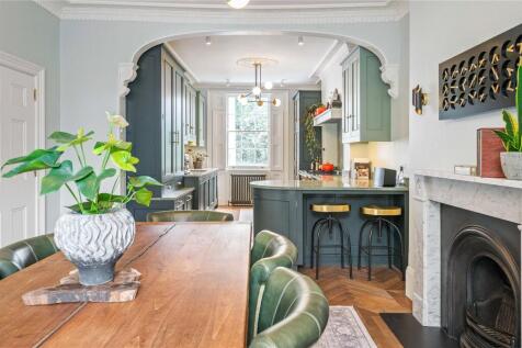 Kitchen/Reception