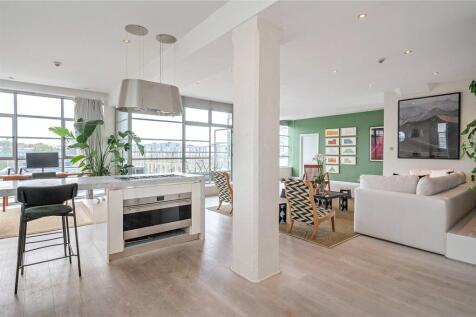 Kitchen/Reception
