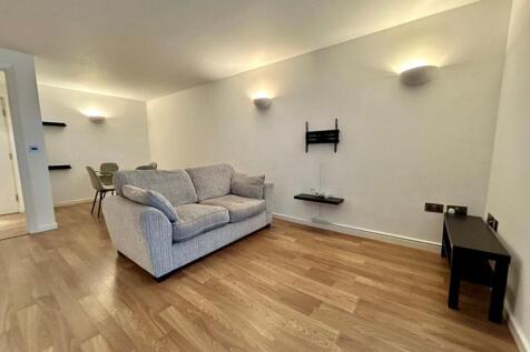 Living/Dining Area