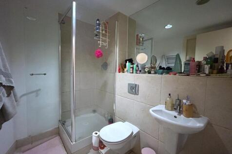 Jack &amp; Jill Bathroom
