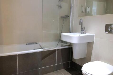 15 Basilica - bathroom 2.jpeg