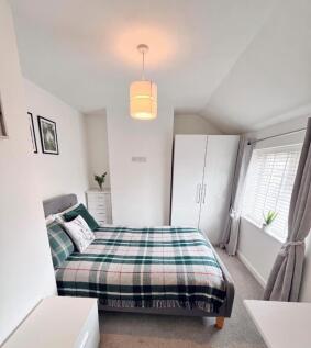 BEDROOM 1.jpg