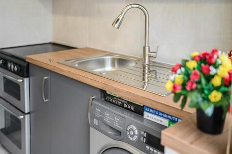 lifestyle kitchen sink.jpg