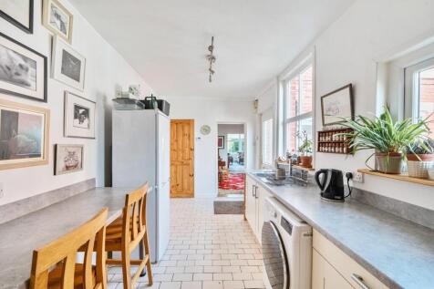Kitchen 3.jpg