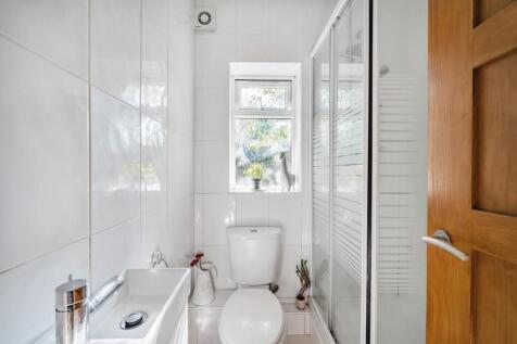 ground floor WC.jpg
