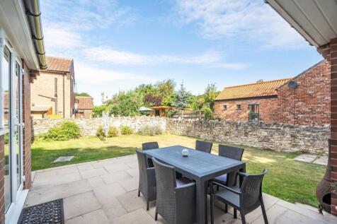 rear garden 2.jpg