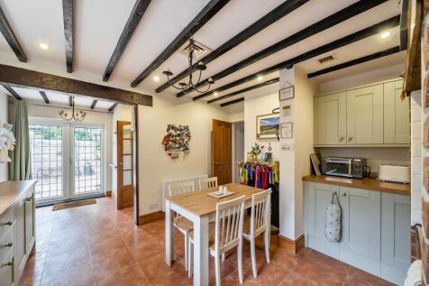 kitchen 2.jpg