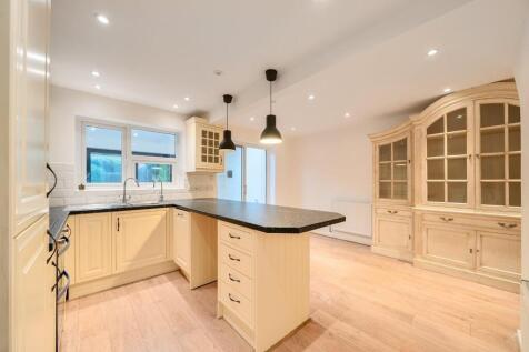kitchen 3.jpg