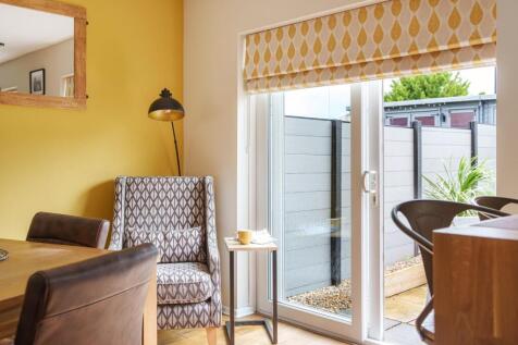 Kitchen/ Dining Room