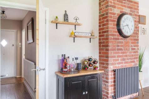 Kitchen/ Dining Room