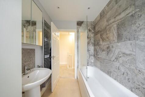house bathroom (2).jpg