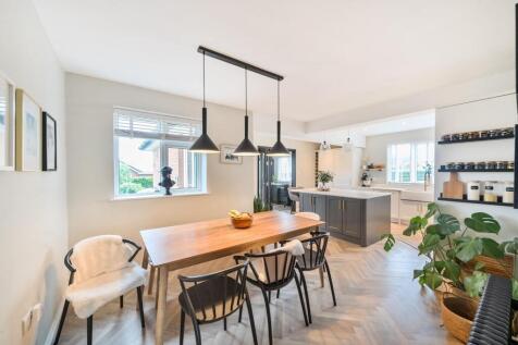 diner through kitchen.jpg