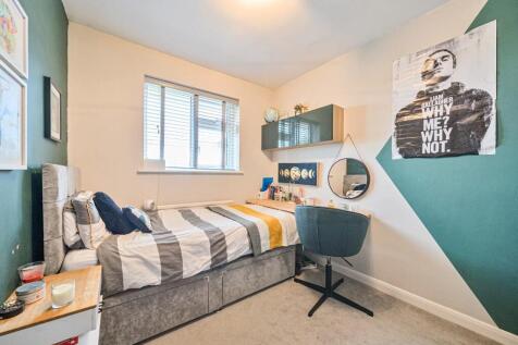 bedroom 3.jpg