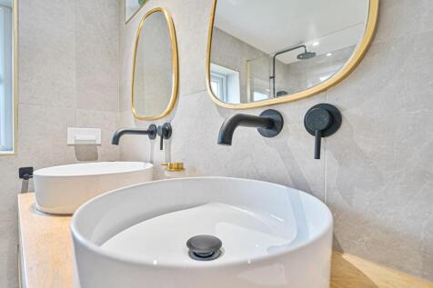 lifestyle bathroom sinks.jpg