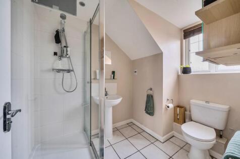 ensuite.jpg