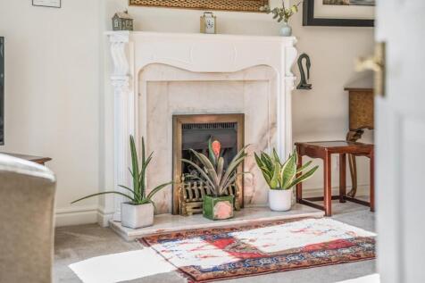 lifestyle fireplace.jpg