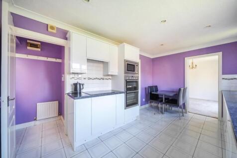 Kitchen 2.jpg