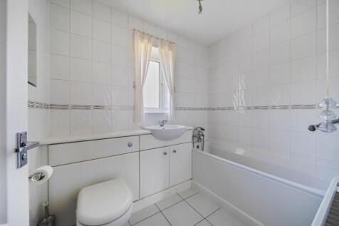 bathroom 2.jpg