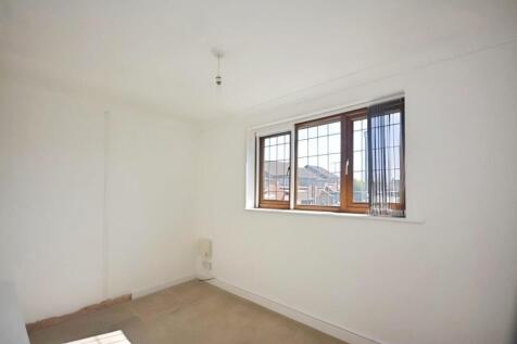 df4ec280-bedroom 201.jpg