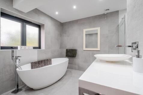 bathroom (2).jpg