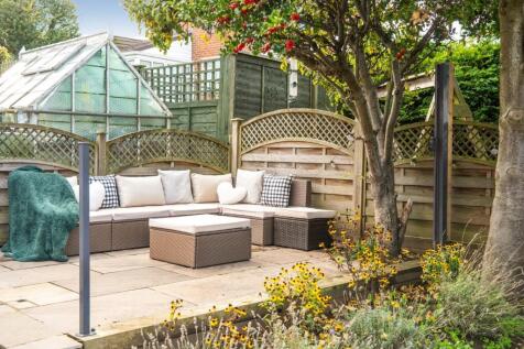 lifestyle seating area.jpg