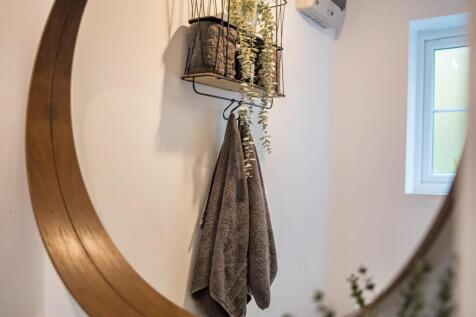 lifestyle bathroom mirror.jpg