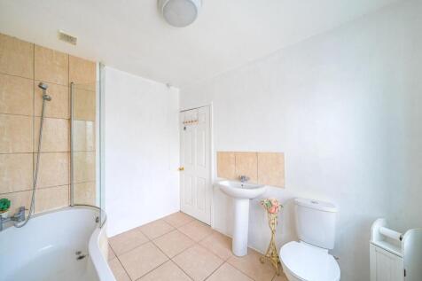 house bathroom 2.jpg