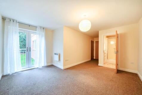 PRINCIPLE BEDROOM.jpg