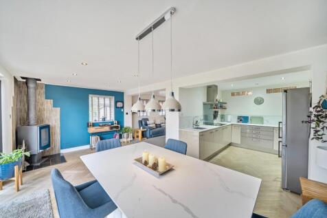 kitchen living dining.jpg