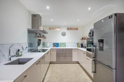 life style kitchen.jpg