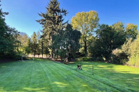Communal_lawns