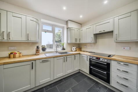 1372757-6-690a2bd...