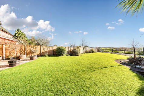 1376920-5-691b2a9...