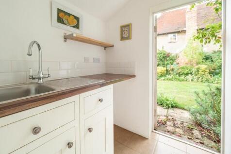 Crown Cottage uti...